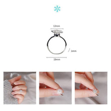 Load image into Gallery viewer, Women&#39;s Adjustable Rotating Ring Snowflake Heart-shaped Ring Box With LED