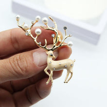 Load image into Gallery viewer, Exquisite Deer Brooch